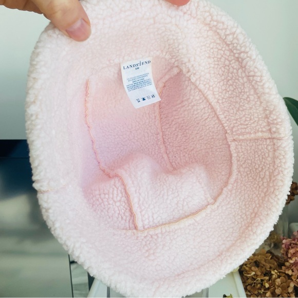 Land’s End Blush Vegan Suede Sheep Skin Collapsible Bucket Hat - Picture 2 of 16